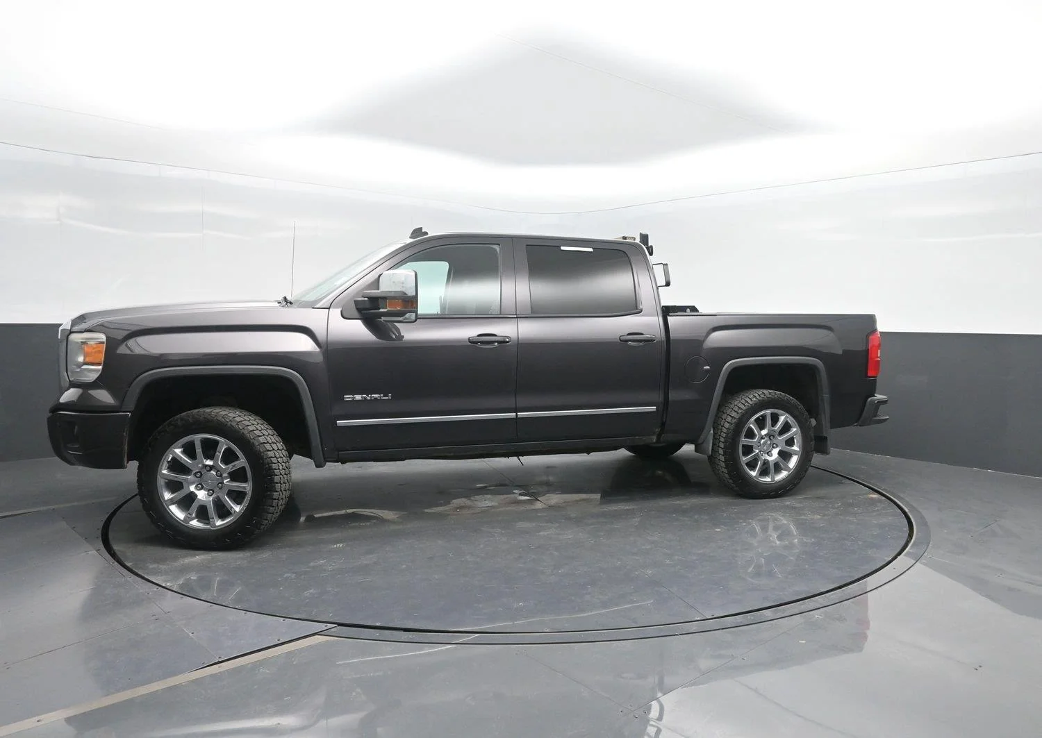 Used 2014 Iridium Metallic GMC Denali image 40