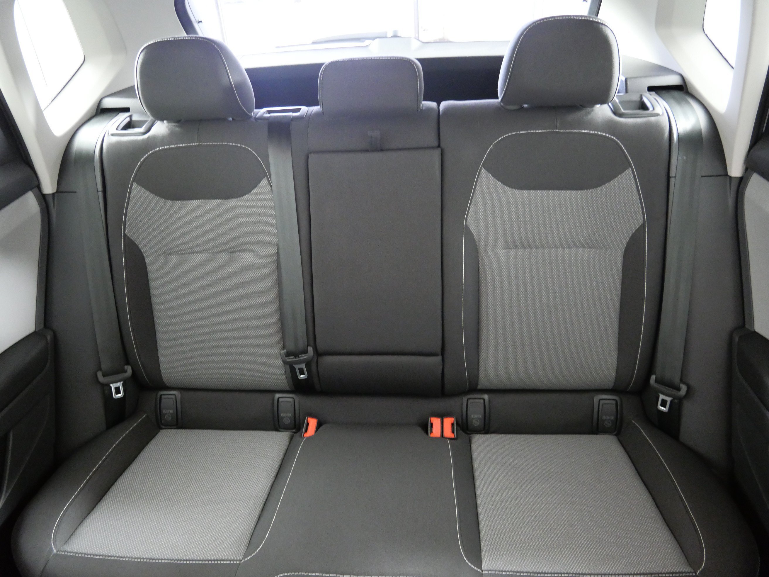 Used 2023 Silver Volkswagen S image 13