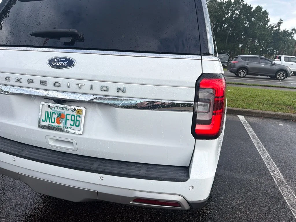 Used 2022 White Ford Limited image 20