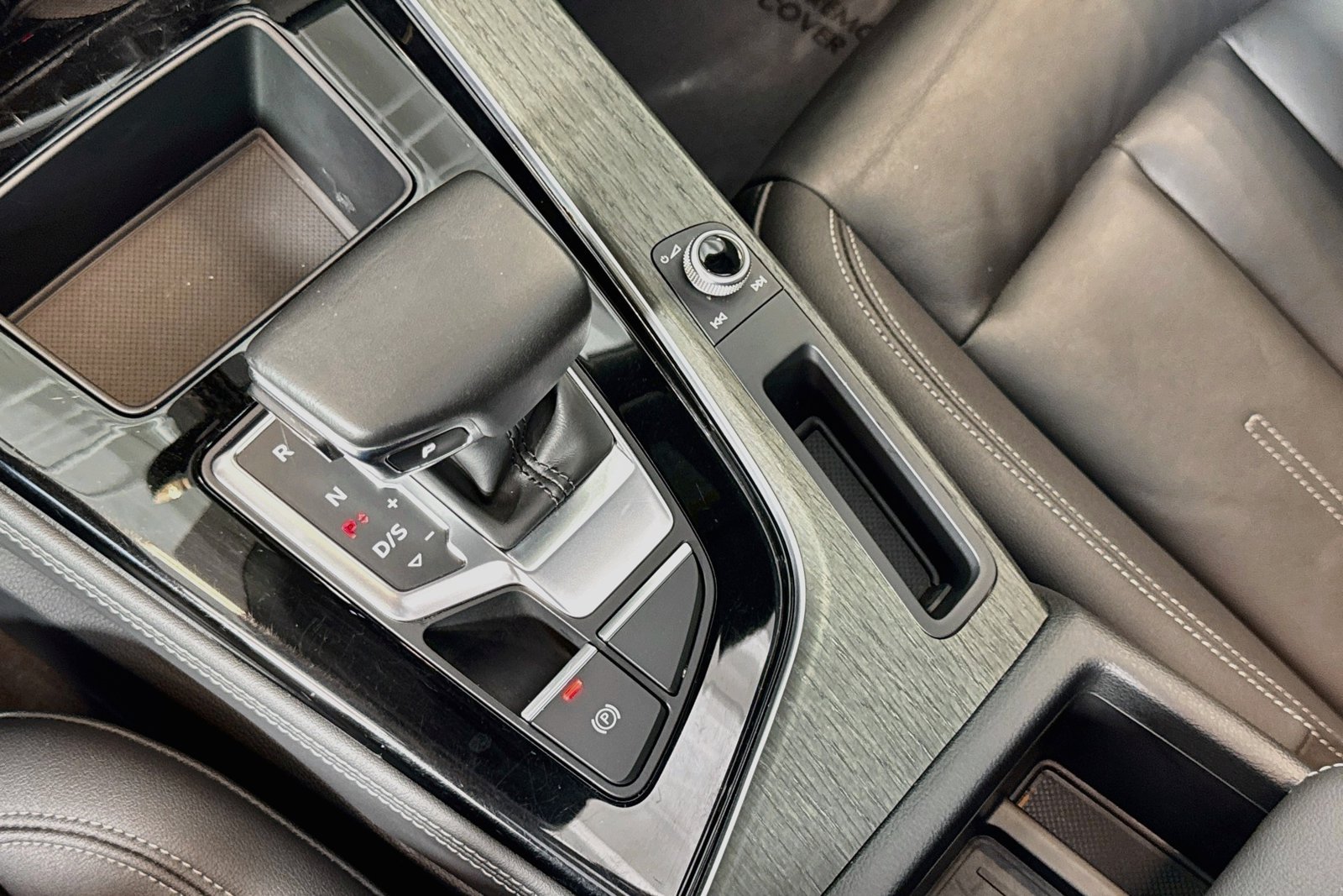 Used 2021 Brilliant Black Audi Premium Plus image 16