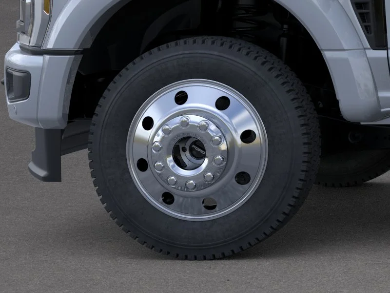 New 2026 Glacier Gray Metallic Tri-Coat Ford F-450® Platinum® image 19