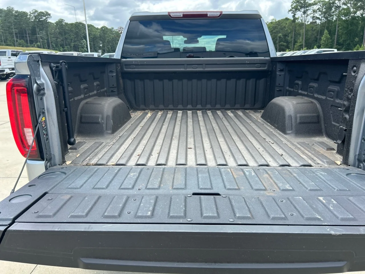 Used 2025 Sterling Metallic GMC SLT image 7