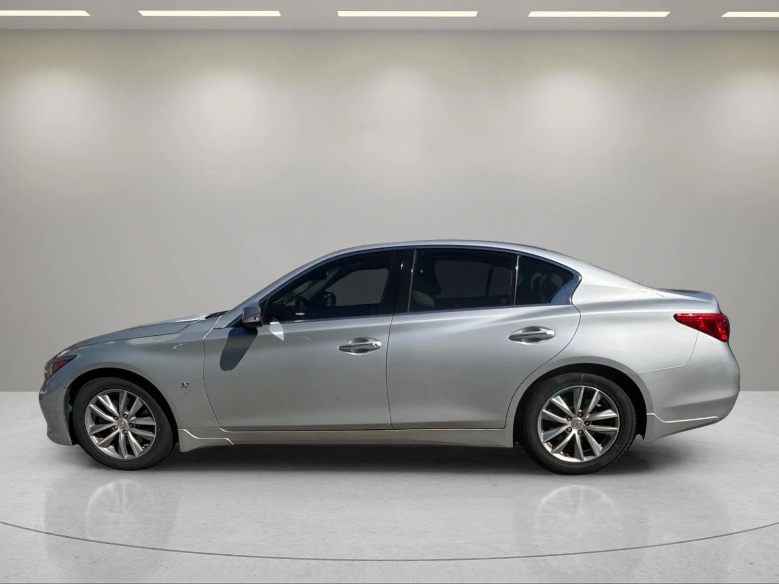 Used 2015 Liquid Platinum INFINITI Premium image 9