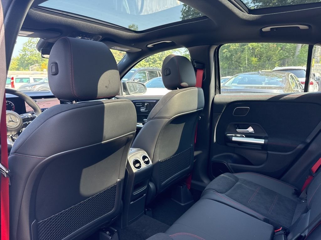 2026 Mercedes-Benz GLA AMG GLA 35 - Photo 32