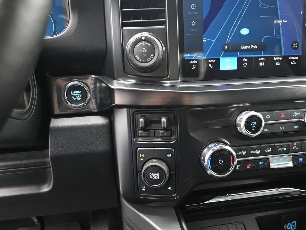 New 2026 Oxford White Ford Lariat image 18