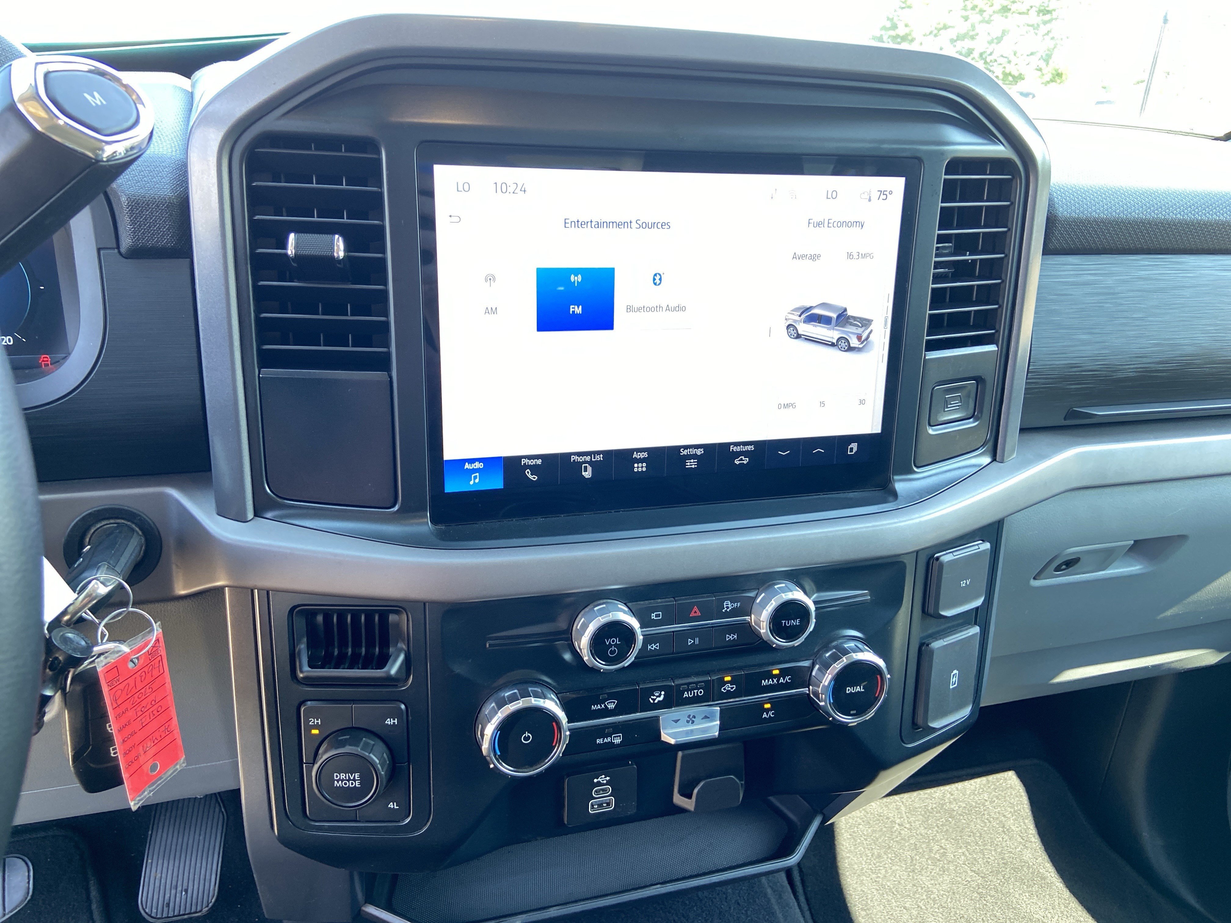 2025 Ford F-150 XLT - Photo 39