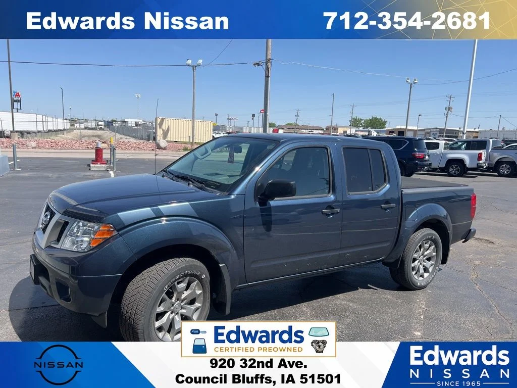 2021 Nissan Frontier SV Crew Cab 4X4 SWB's photo