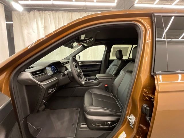 New 2026 Copper Shino Metallic Clear-Coat Exterior Paint Jeep Limited image 10