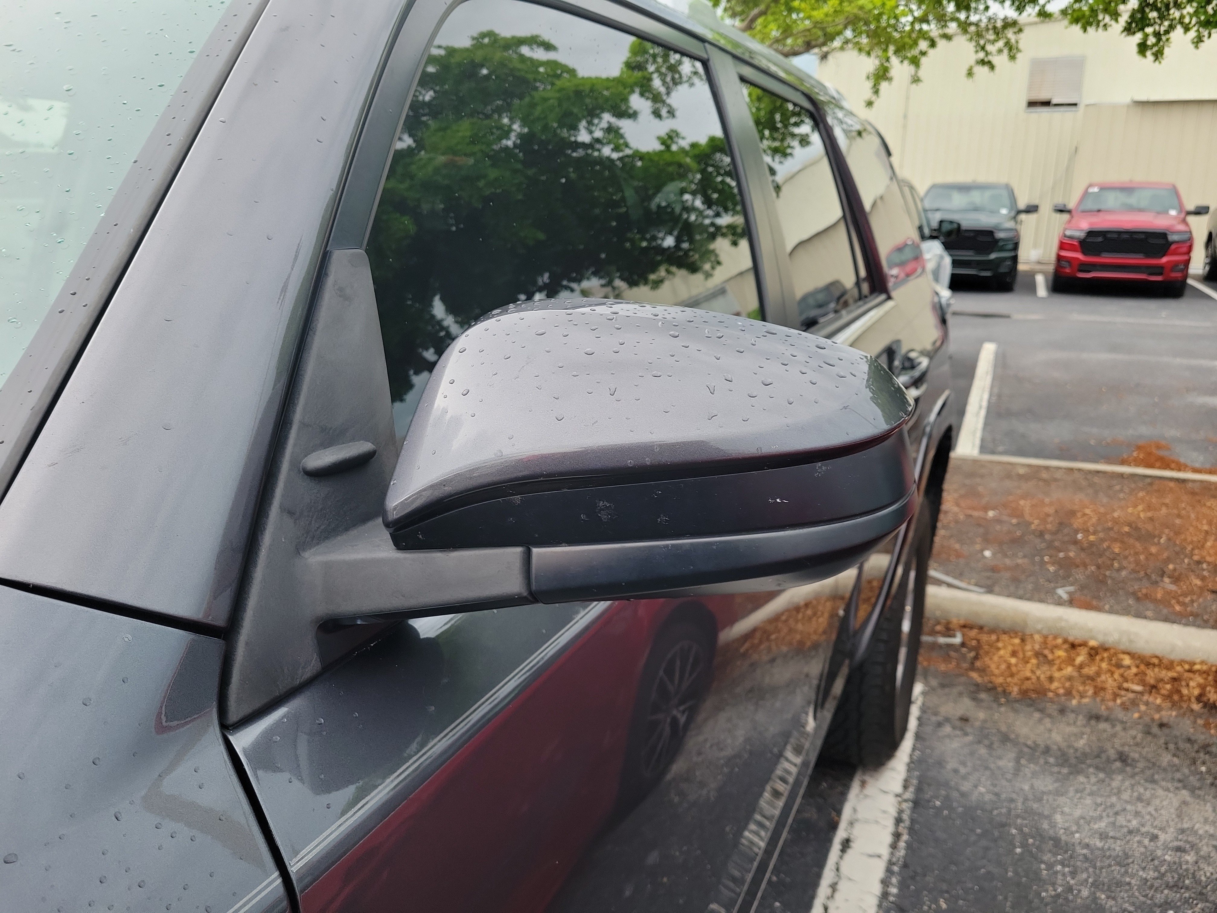 Used 2014 Magnetic Gray Metallic Toyota SR5 image 4