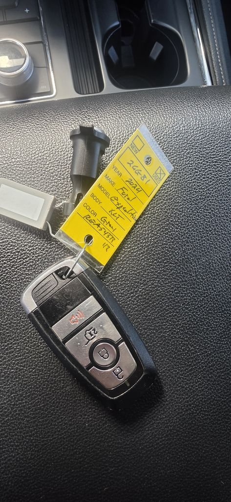 Used 2024 Gray Metallic Ford XLT image 26