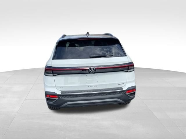 2025 Volkswagen Taos SE photo 4