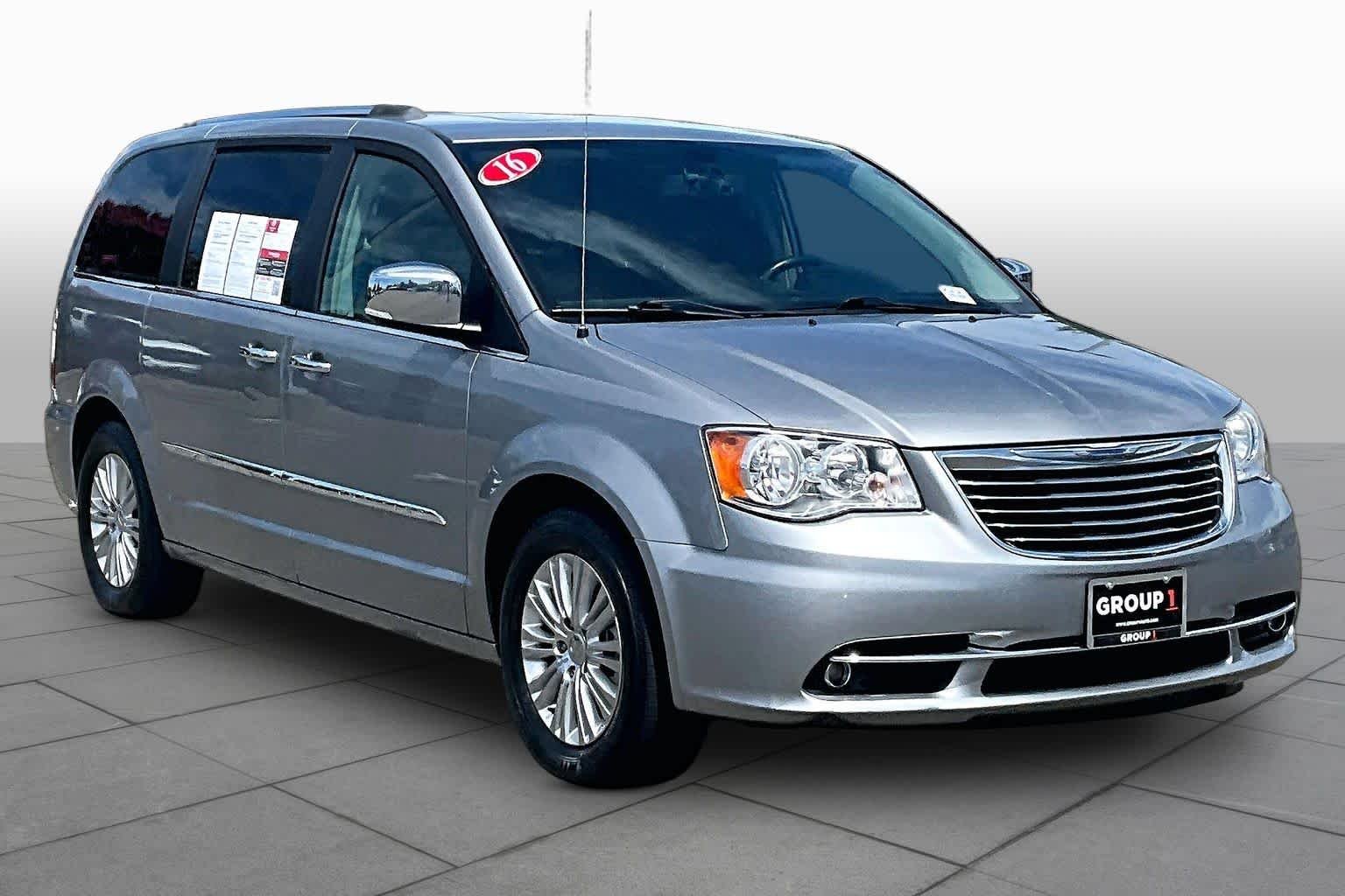 Used 2016 Chrysler Town & Country Limited with VIN 2C4RC1JG6GR104704 for sale in Folsom, CA