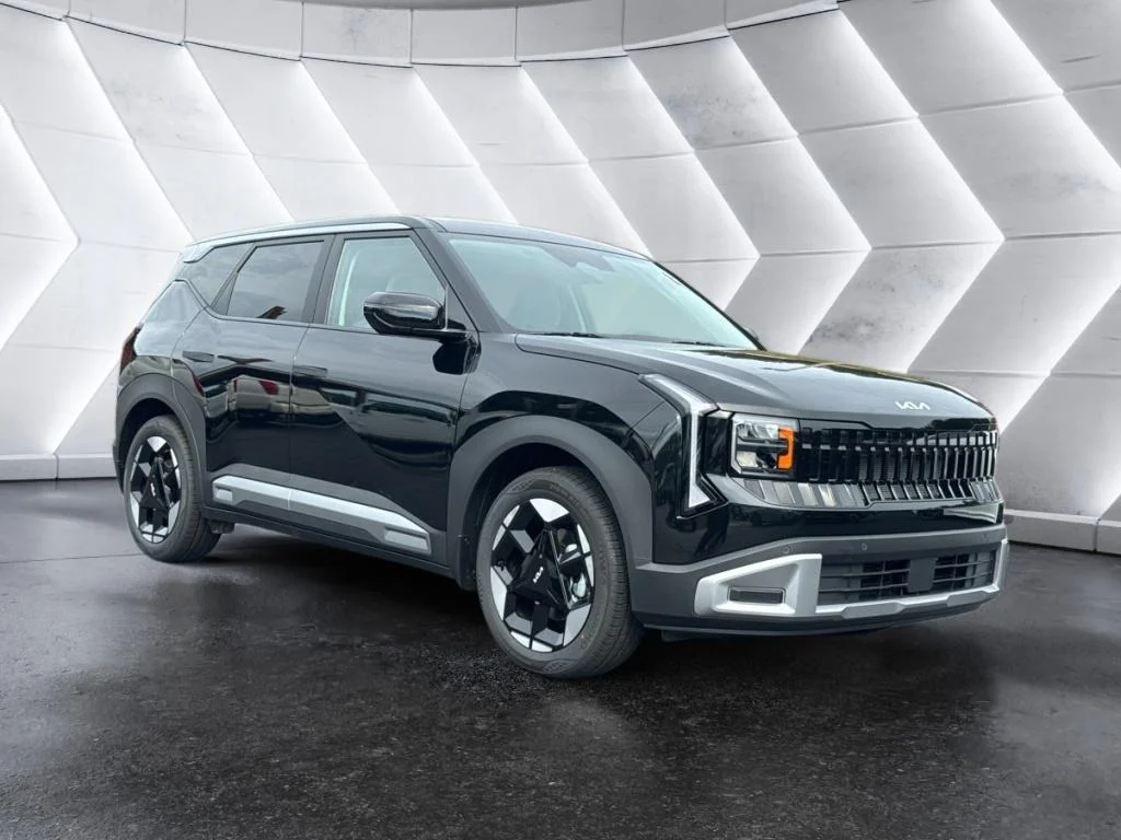 New 2027 Aurora Black Pearl Kia S image 3