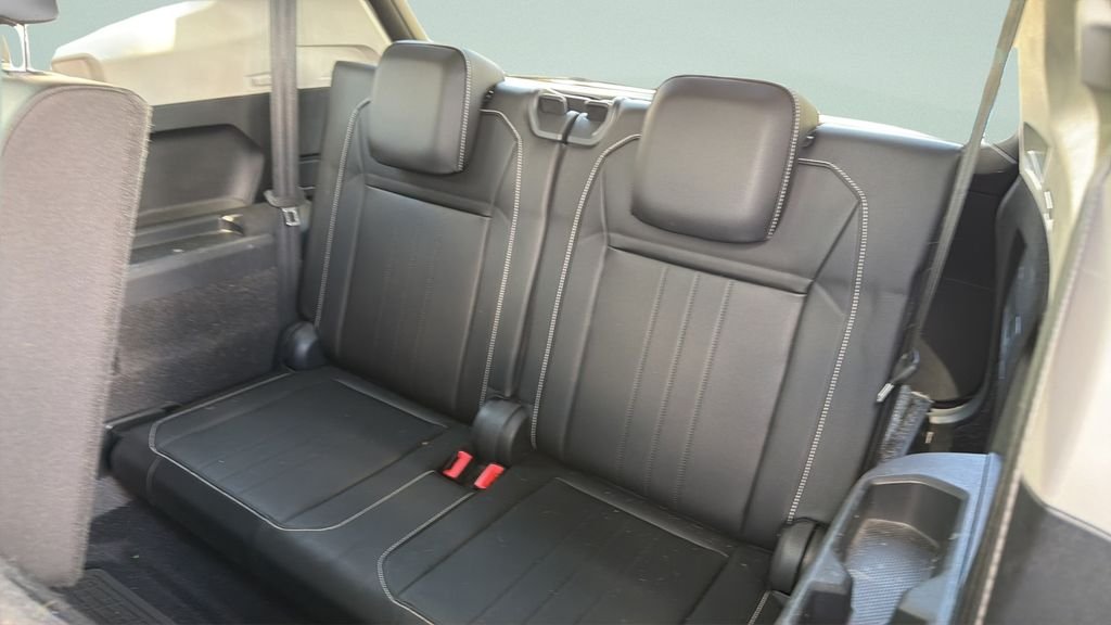 Certified Used 2022 Gray Volkswagen 2.0T SE image 33