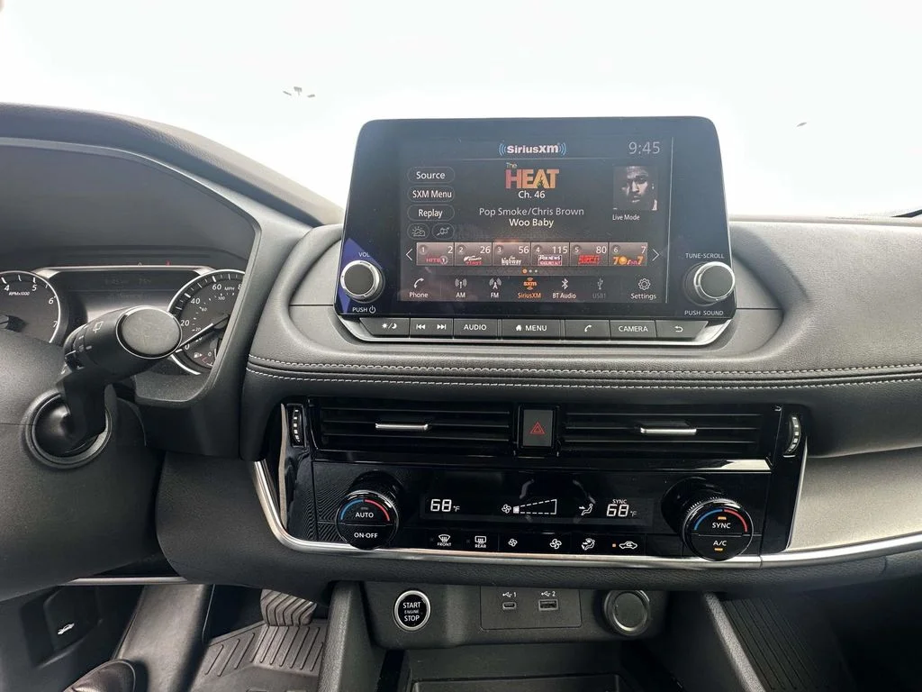 Used 2021 Blue Nissan SV image 19