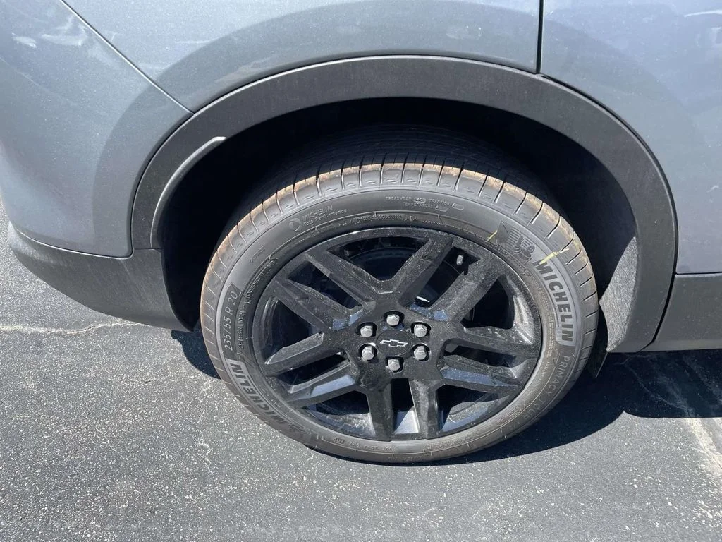 New 2026 Sterling Gray Metallic Chevrolet LT image 7