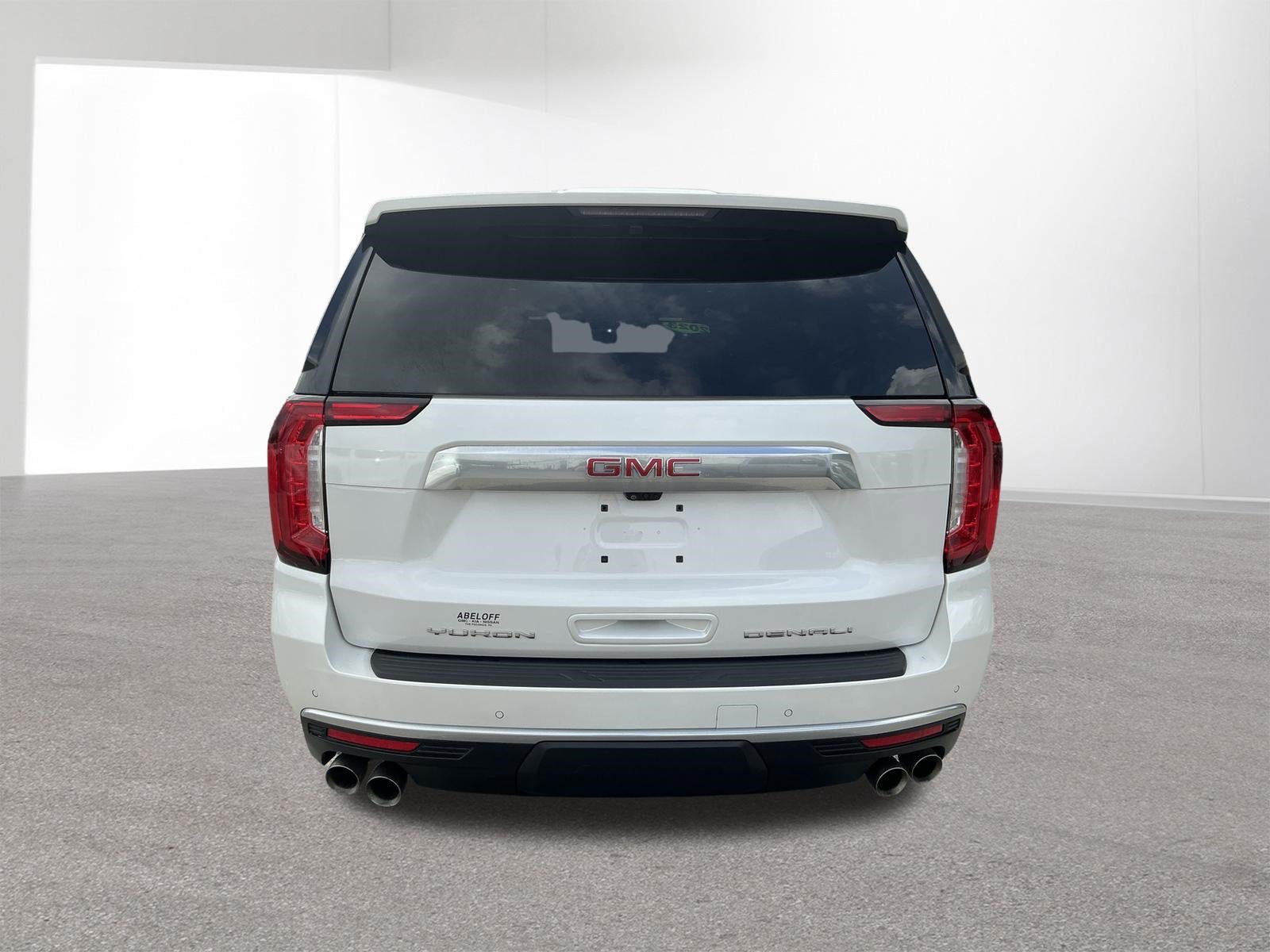 Used 2023 White Frost Tricoat GMC Denali image 5