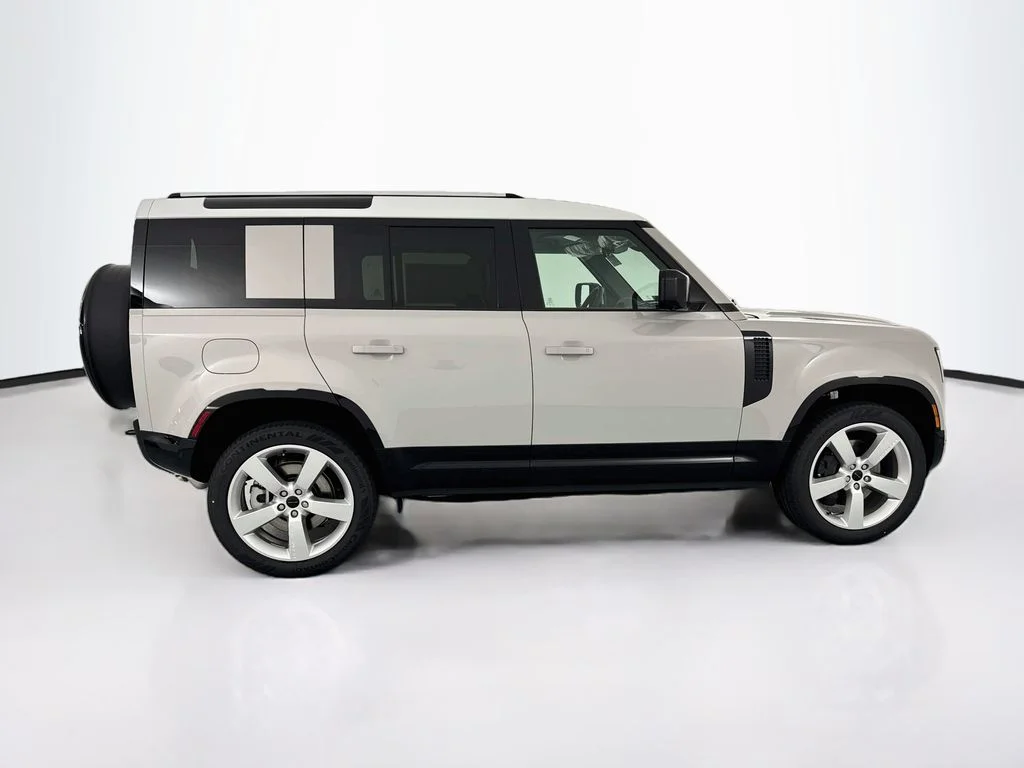 New 2026 Borasco Grey Land Rover X-Dynamic SE image 4