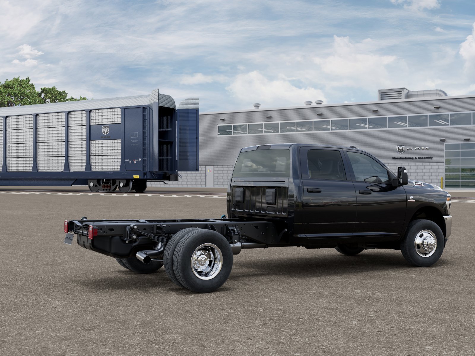 New 2026 Diamond Black Crystal Pearl-Coat Exterior Paint RAM TRADESMAN image 2