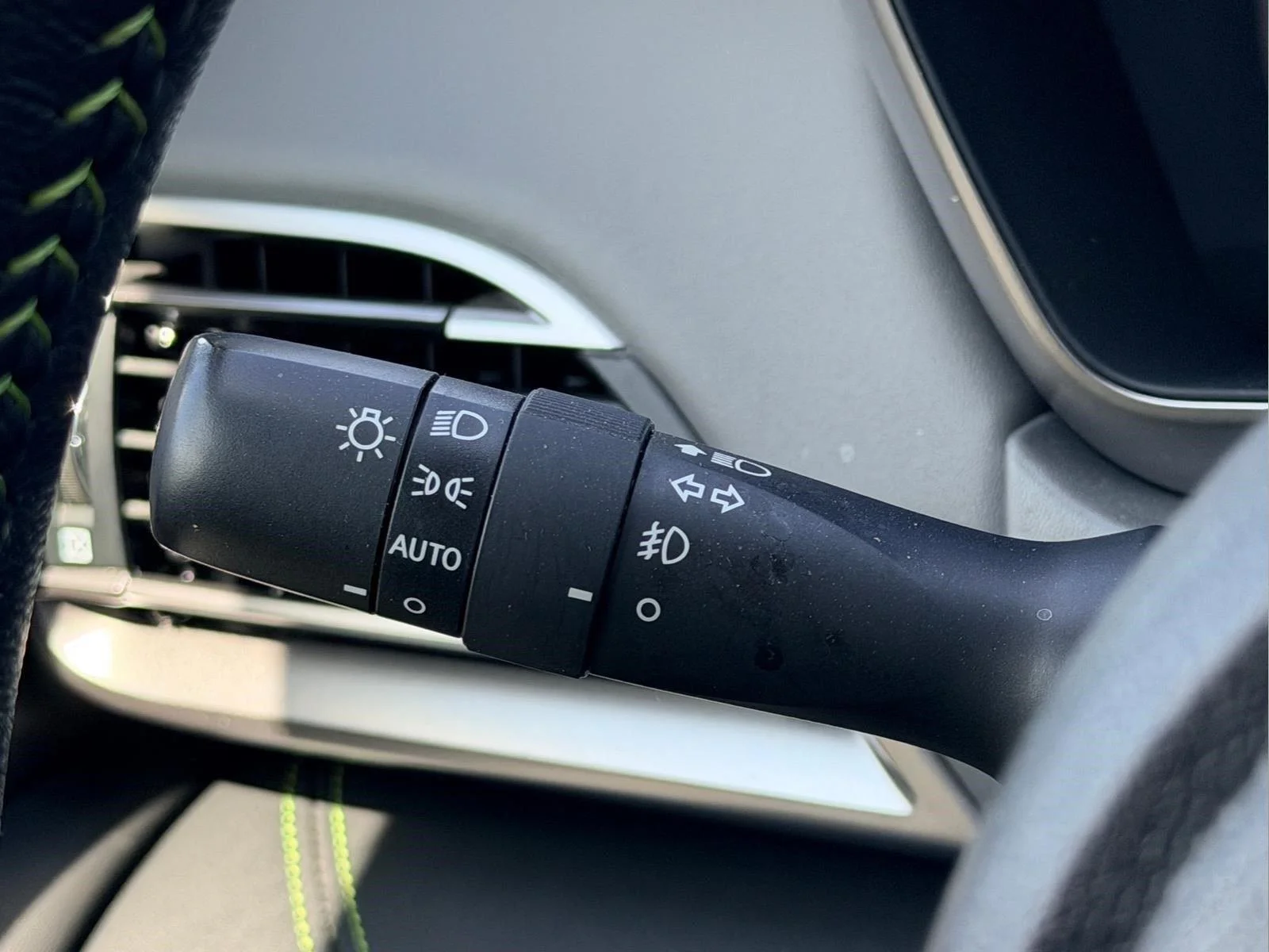Used 2025 Magnetite Gray Metallic Subaru Onyx Edition image 29