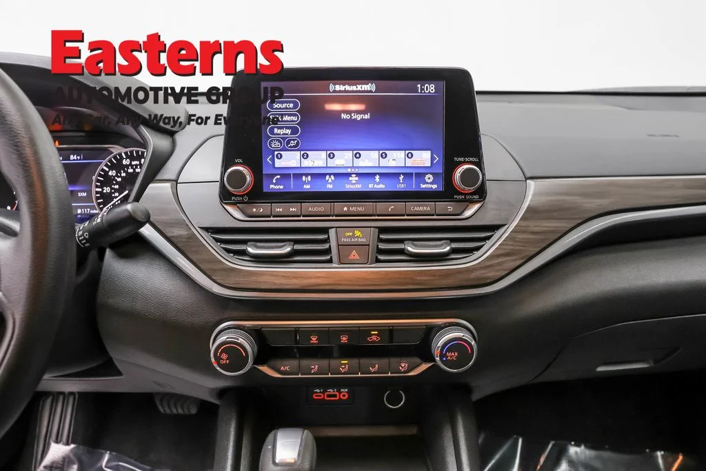 Used 2025 Red Nissan 2.5 SV image 12