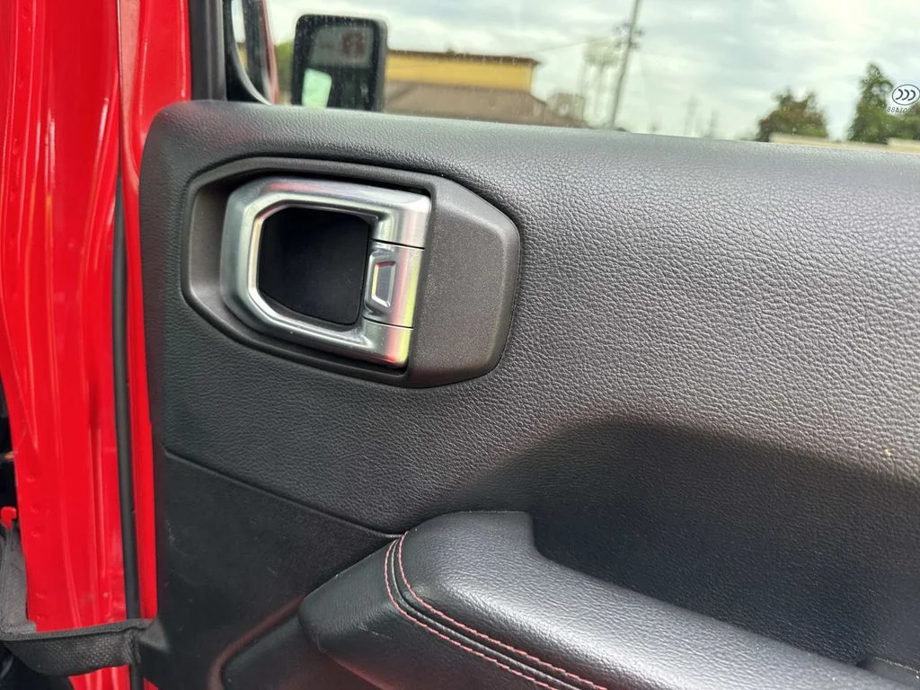 Used 2018 Red Jeep Unlimited Rubicon image 28