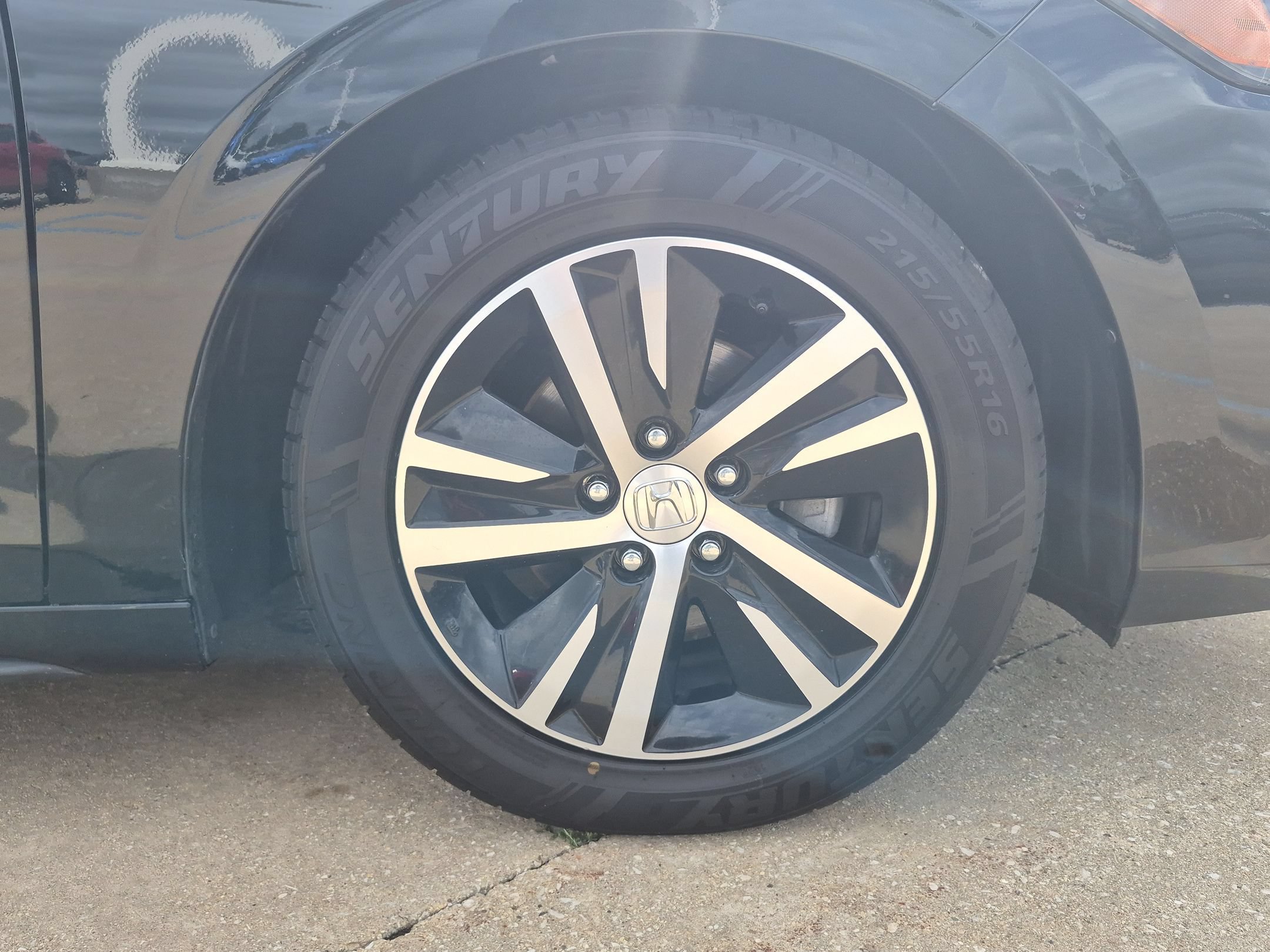Certified Used 2024 Black Honda LX image 31