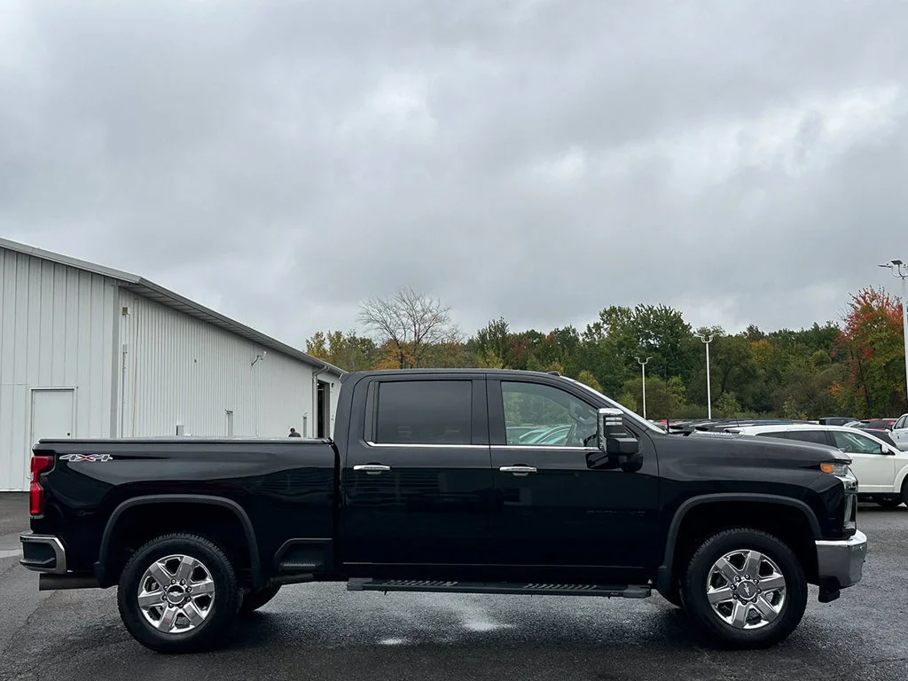 Used 2020 BLACK Chevrolet LTZ image 11