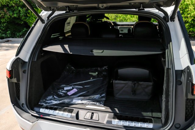 New 2027 Fuji White Land Rover Dynamic SE image 68