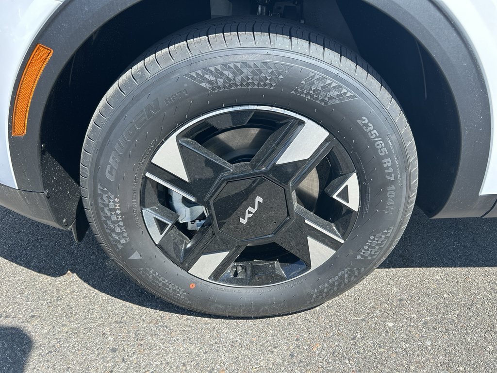 New 2026 Glacial White Pearl Kia LX image 9
