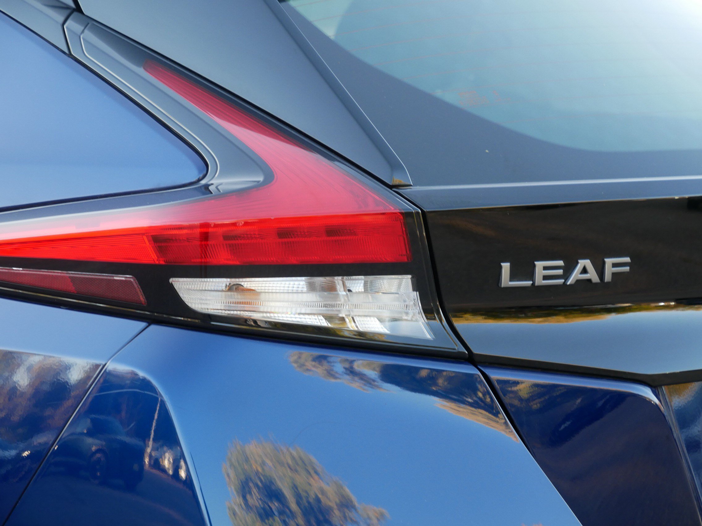 Used 2025 Deep Blue Pearl Nissan SV PLUS image 17
