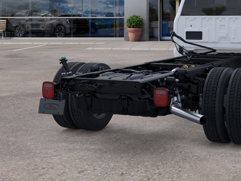 2025 Ford F-550 Super Duty Chassis Cab XL - Photo 46