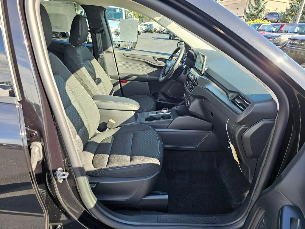 New 2025 Black Ford Active image 10