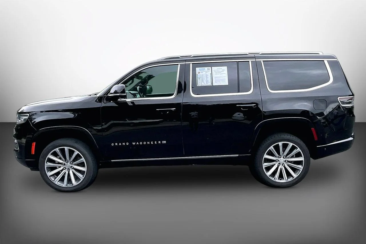 Used 2023 Black Jeep Series II image 5