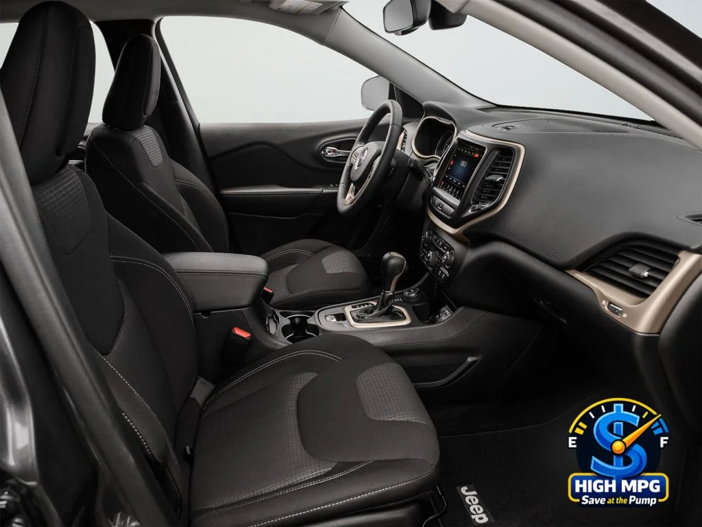 Used 2016 Black Jeep Latitude image 28