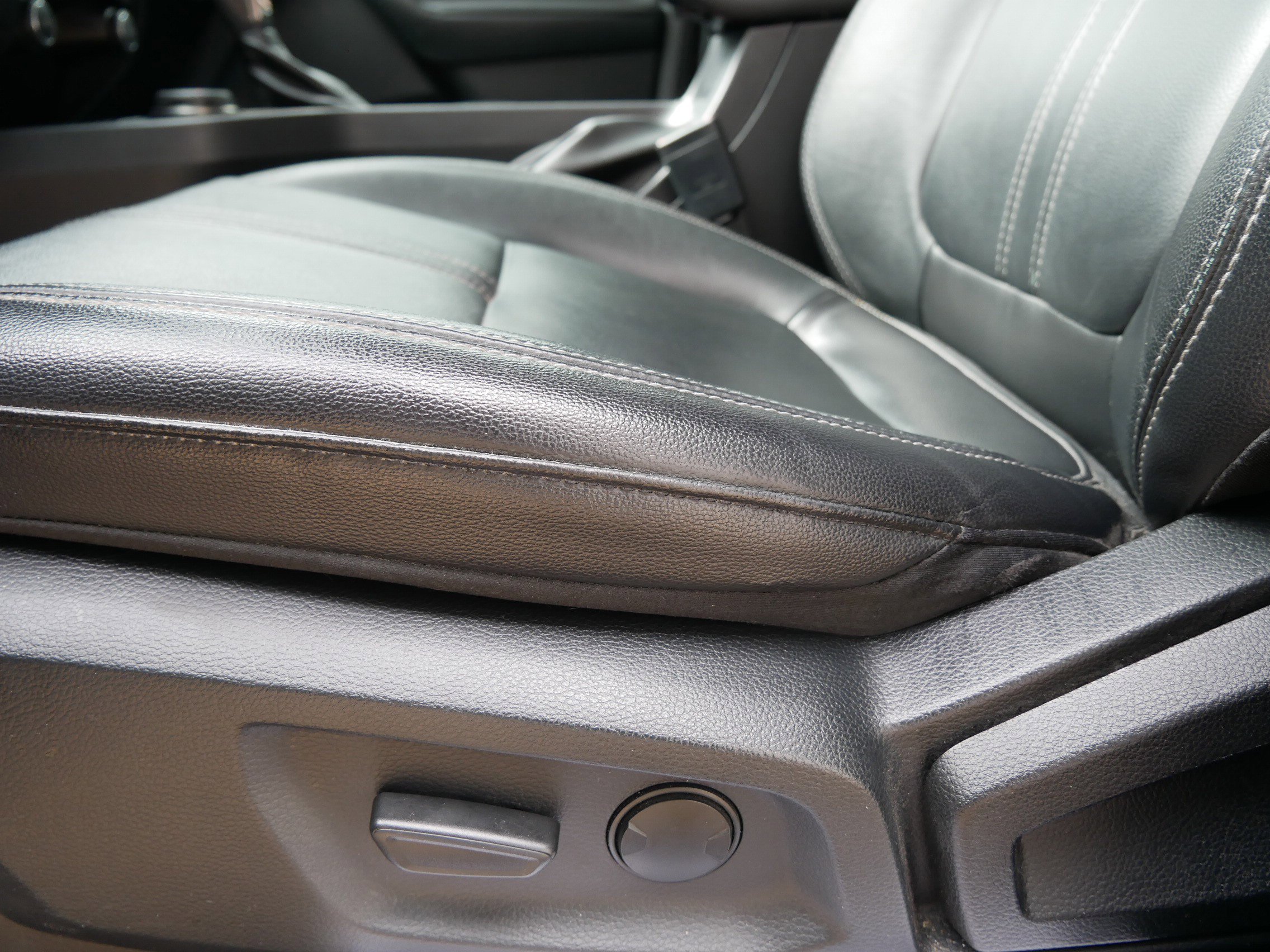 Used 2019 Blue Ford LARIAT image 20