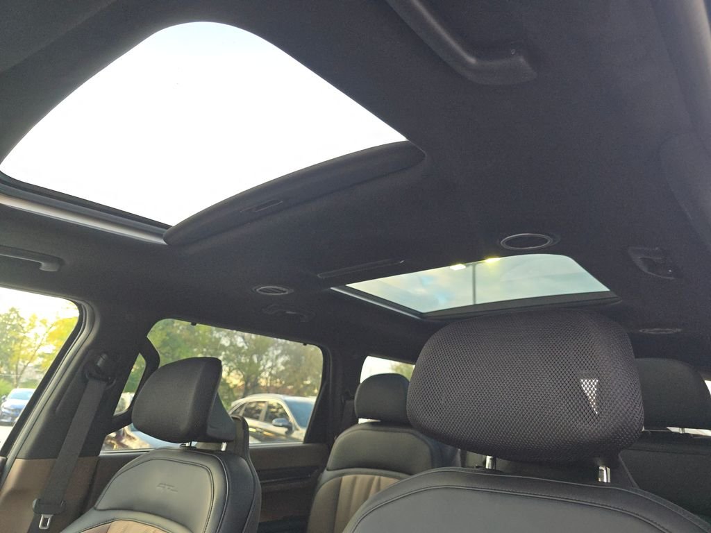 2026 Kia EV9 GT-Line - Photo 8