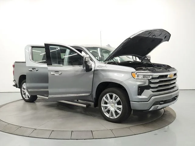 Used 2024 Gray Chevrolet High Country image 9