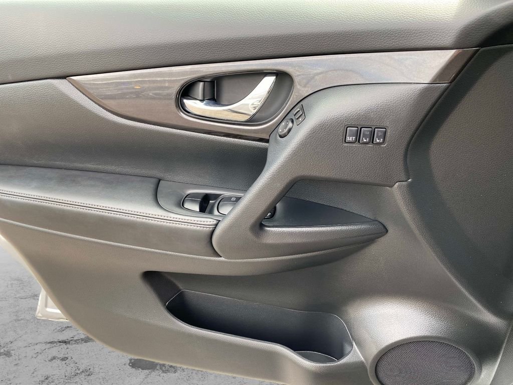 Used 2020 Silver Nissan SV image 23