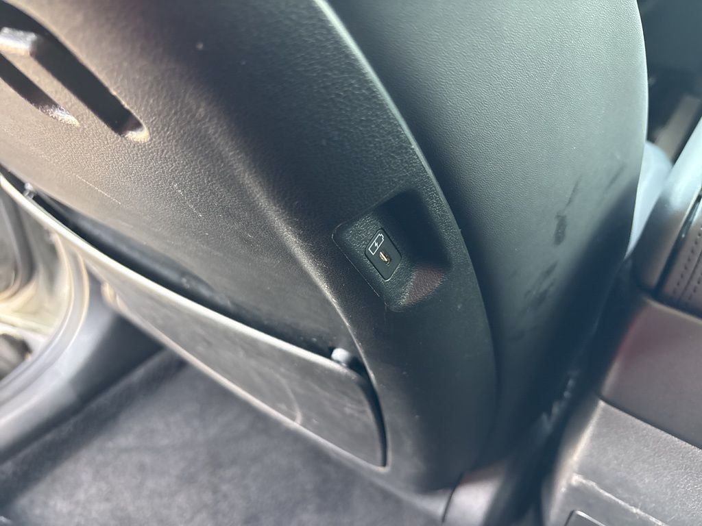 Used 2025 Gray Hyundai SEL image 33