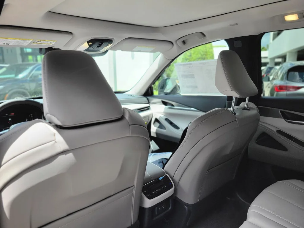 New 2027 White INFINITI LUXE image 16