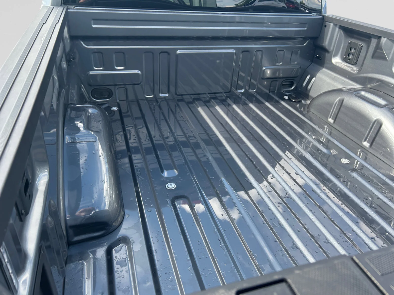 New 2026 Carbonized Grey Metallic Ford XLT image 10