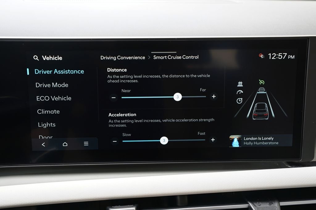 New 2026 Creamy White Pearl Hyundai Blue SE image 37