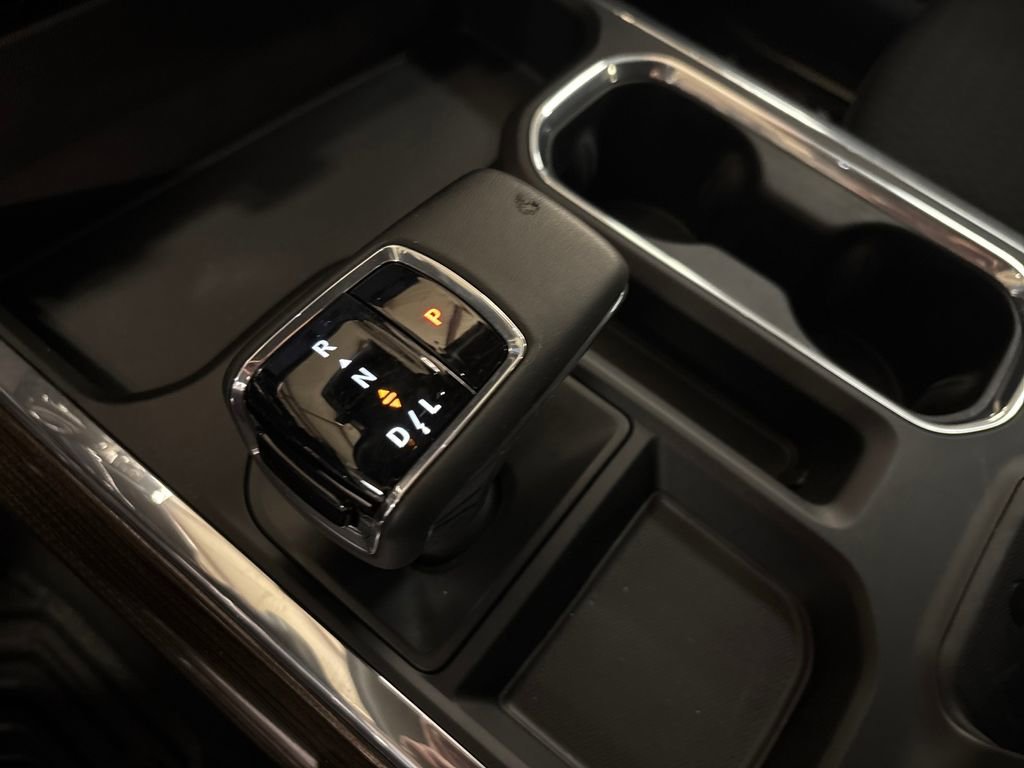 Used 2024 Summit White Chevrolet RST image 25