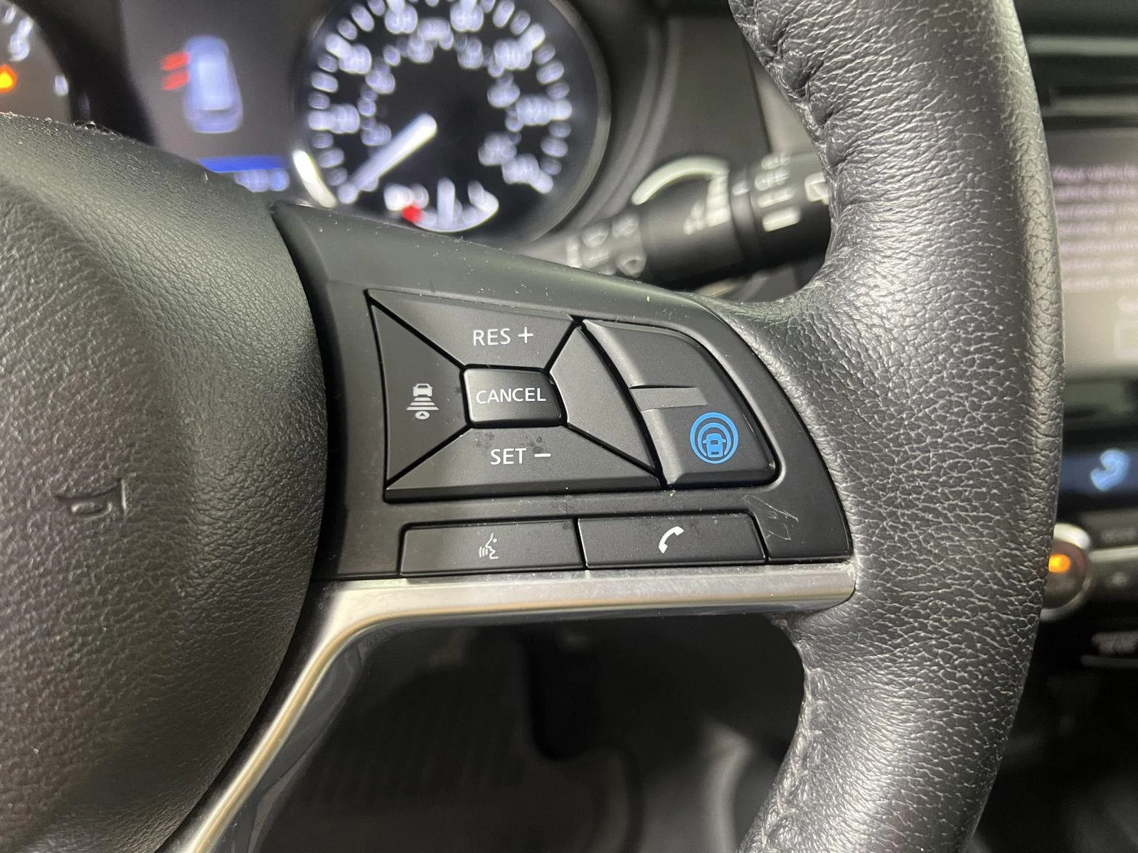Used 2019 Gun Metallic Nissan SL image 15