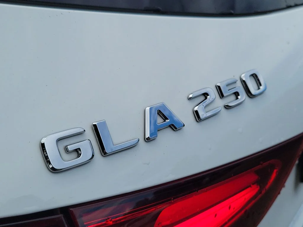 Used 2025 White Mercedes-Benz GLA 250 image 9