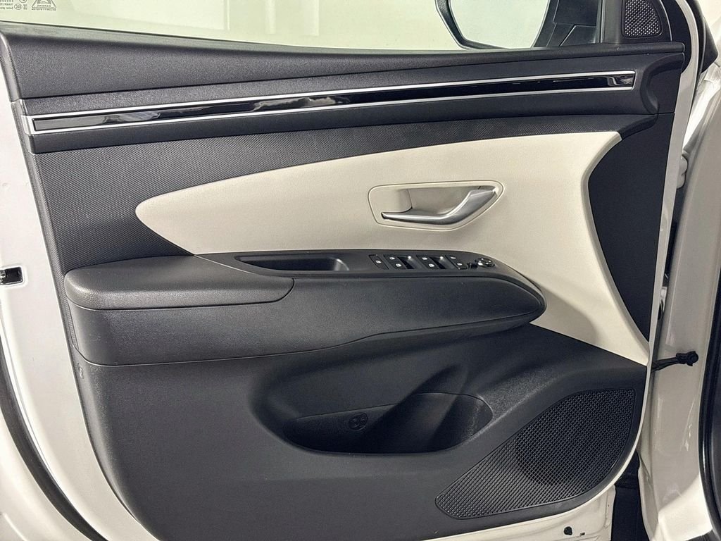 Used 2024 White Hyundai SEL image 10