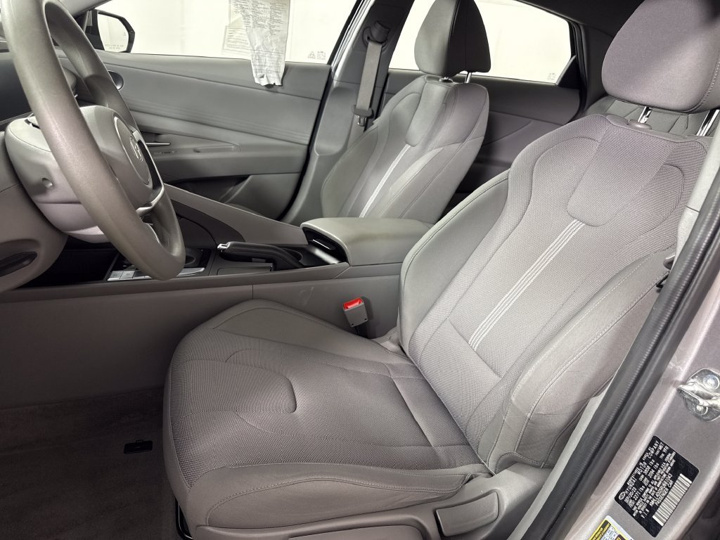 2024 Hyundai Elantra SE - Photo 13