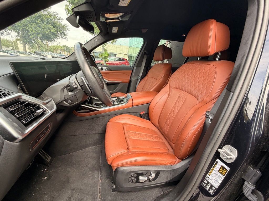 Used 2024 Black BMW xDrive40i image 3