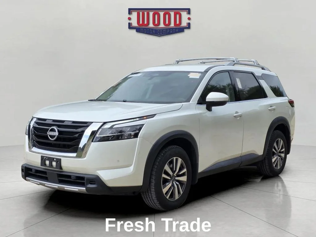 Used 2024 Pearl White Tricoat Nissan SL image 3